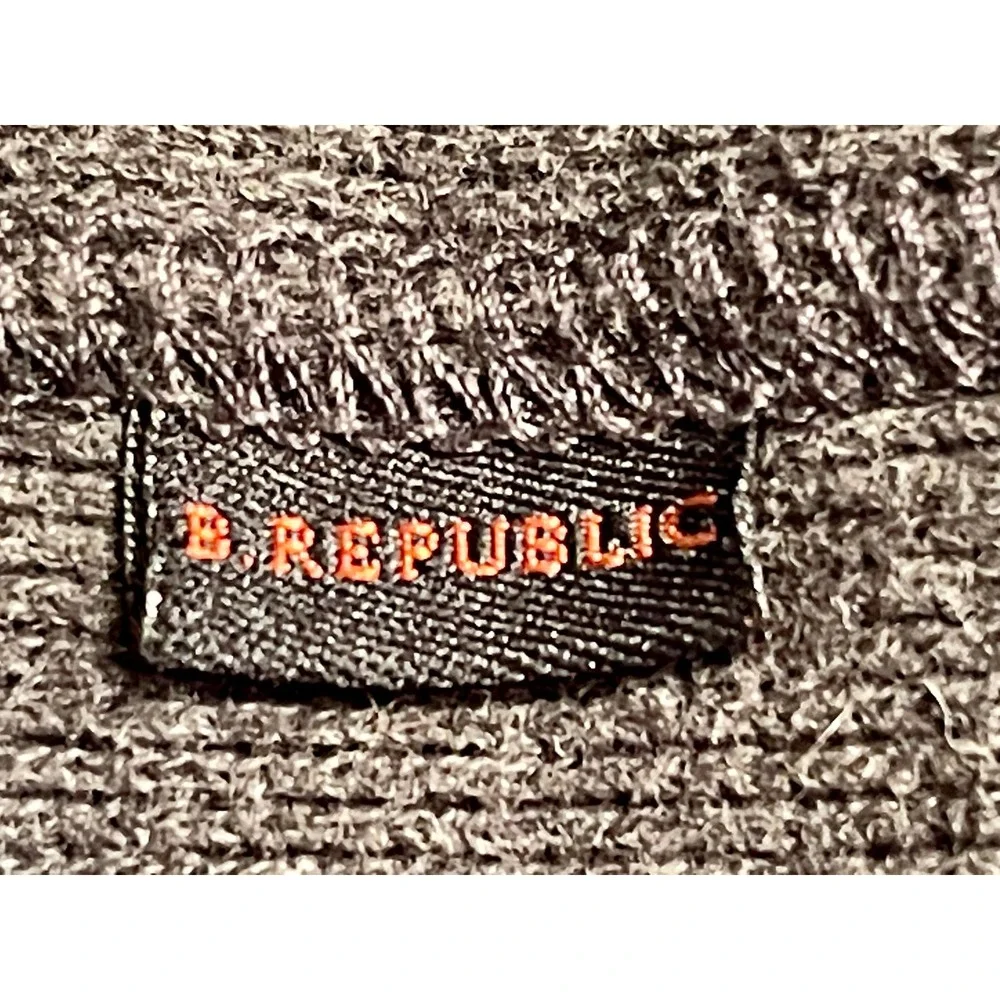 Banana Republic Mens Medium V-Neck Sweater Pullover Gray+Stripe Sleeve 400 S1262